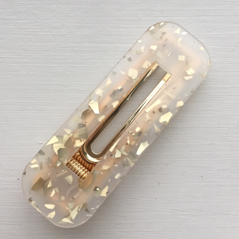⚜️[𝟯/$𝟭𝟴]⚜️Gold Acrylic Simple Hair Clip NEW - Picture 2 of 4
